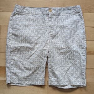 Banana Republic Beige & White Geometric Women's Cotton Shorts